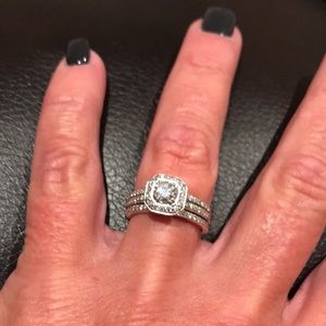 Round Brilliant Cut Wedding Ring Set